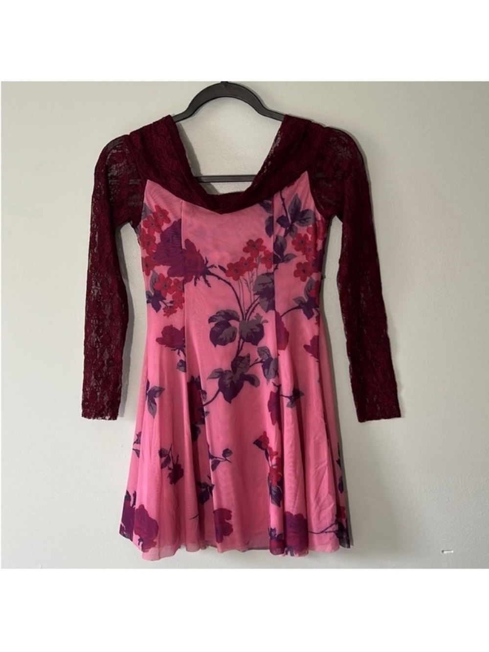 Kimchi Blue Small Dress Sydney Lace Urban Outfitters Off-The-Shoulder Mini Dress - Picture 4 of 9